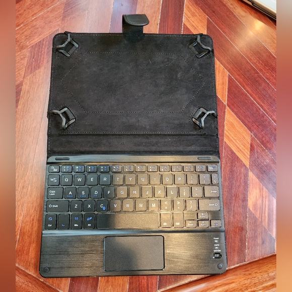 Cooper keyboard case for 7-8" tablets - Picture 1 of 11